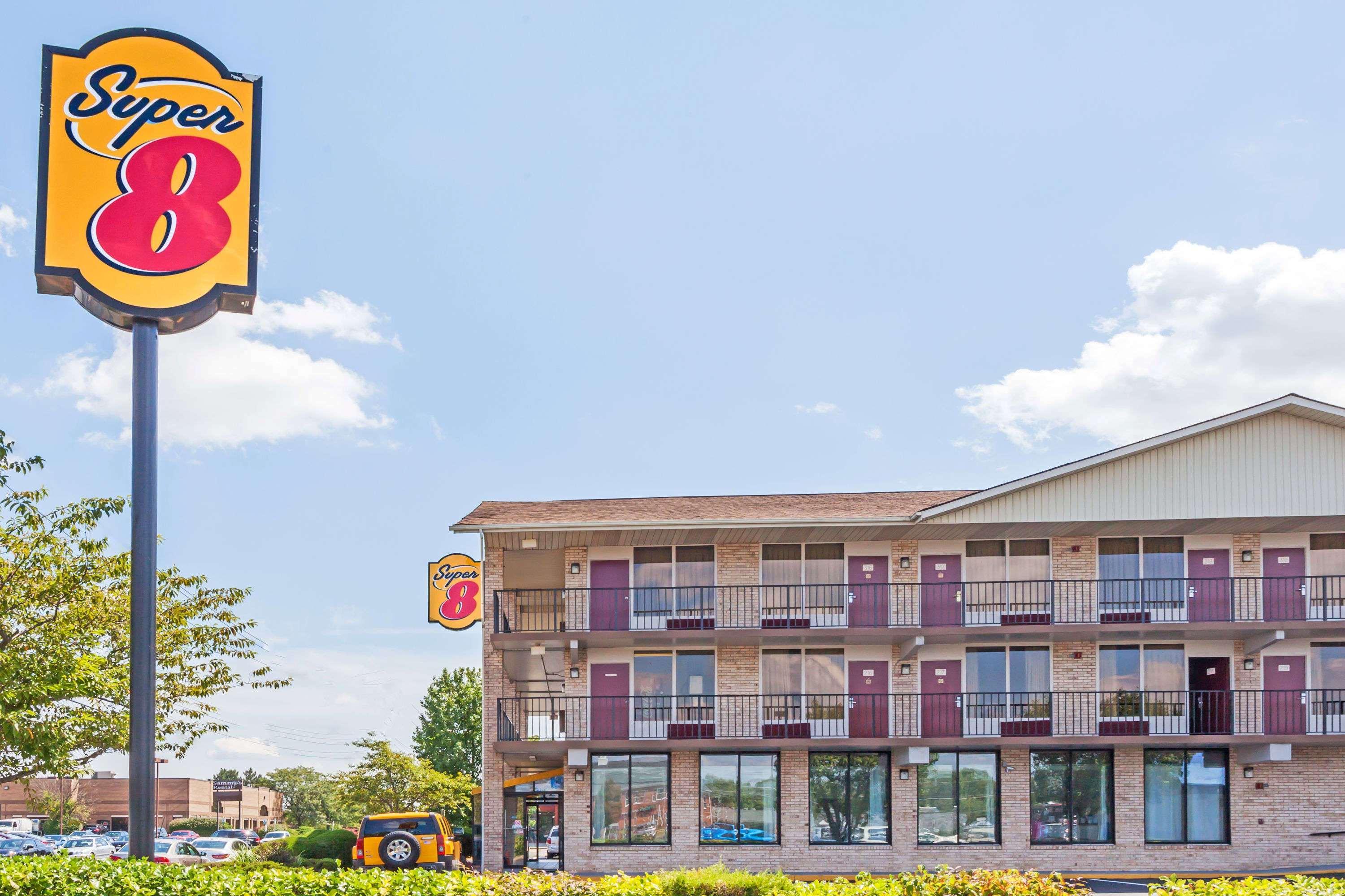 Super 8 By Wyndham Manassas Hotel Exterior photo